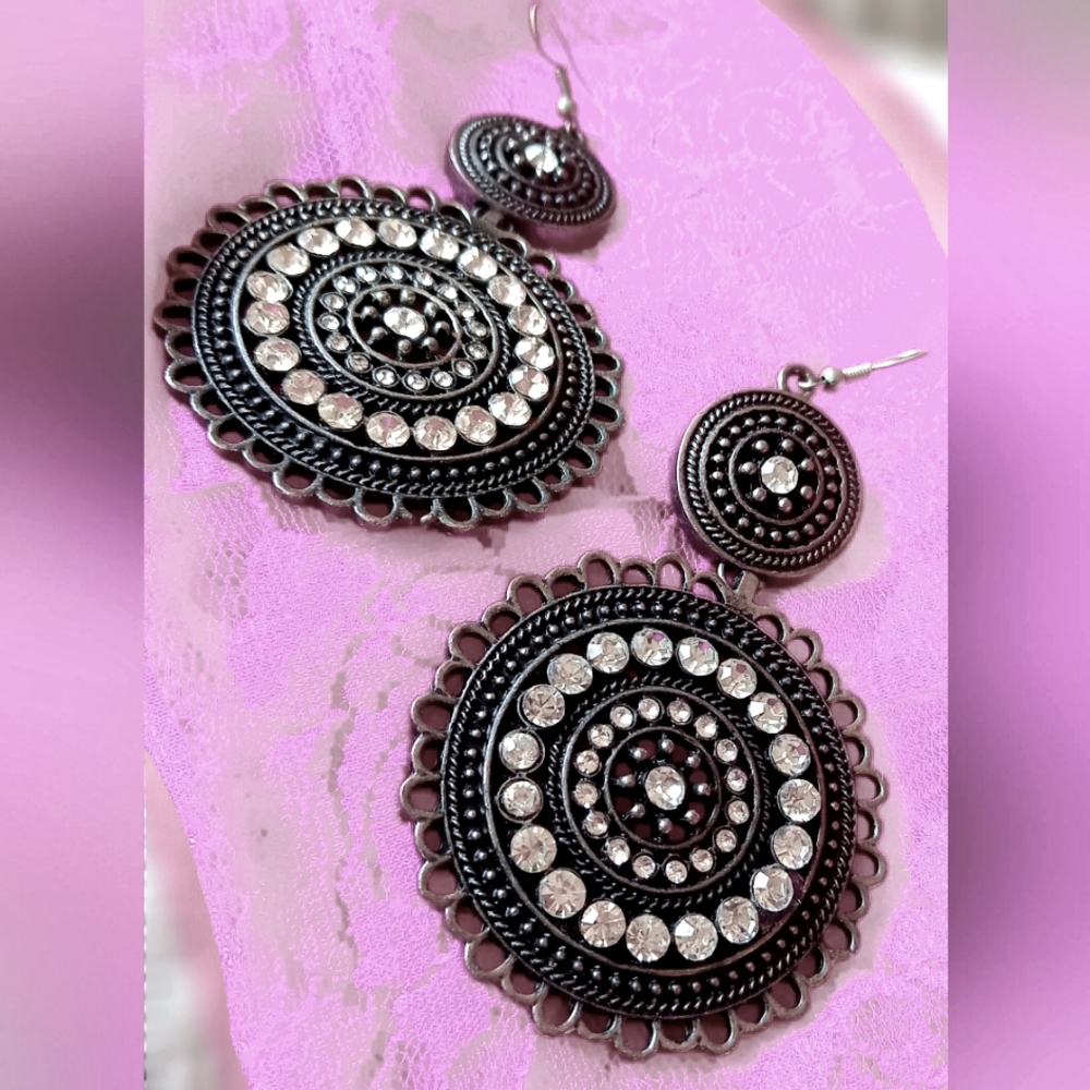 Elegant Gun Metal Black & 💝 Cristals earrings